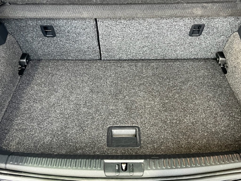 Used Volkswagen Polo 2016 for sale - 76686480: Photo 8