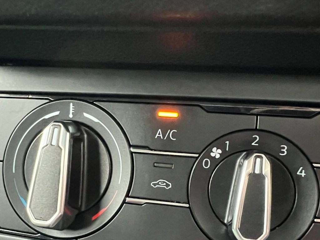 Used Volkswagen Polo 2018 for sale - 77692636: Photo 41