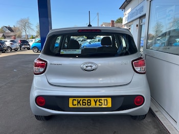 Used Hyundai i10 2018 for sale - 78124251: Photo