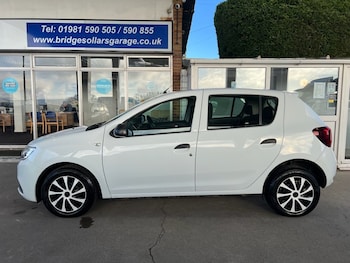 Used Dacia Sandero 2017 for sale - 76783397: Photo