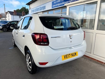 Used Dacia Sandero 2017 for sale - 76783397: Photo