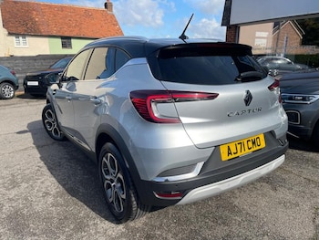Used Renault Captur 2021 for sale - 76277208: Photo
