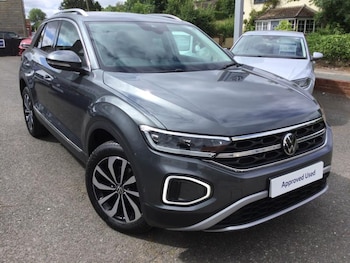Used Volkswagen T-Roc 2023 for sale - 76277314: Photo