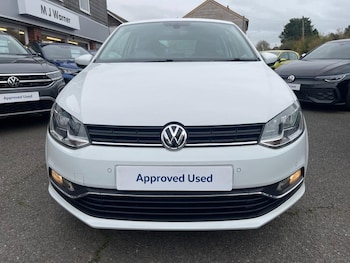 Used Volkswagen Polo 2017 for sale - 76402089: Photo