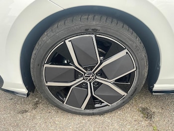 Used Volkswagen Golf 2025 for sale - 76277199: Photo