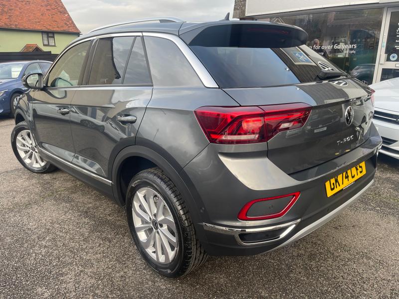 Used Volkswagen T-Roc 2024 for sale - 76557521: Photo 2