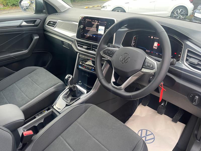 Used Volkswagen T-Roc 2024 for sale - 76557521: Photo 4