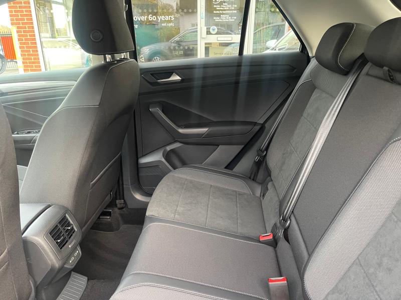 Used Volkswagen T-Roc 2024 for sale - 76557521: Photo 5