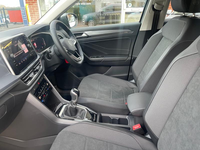 Used Volkswagen T-Roc 2024 for sale - 76557521: Photo 6