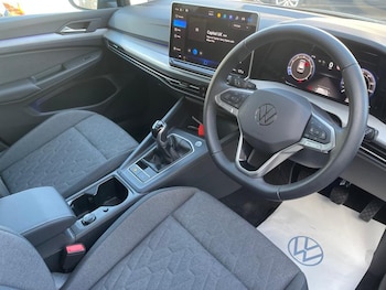 Used Volkswagen Golf 2024 for sale - 76277235: Photo