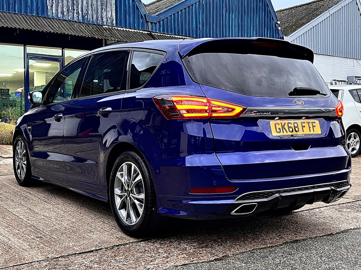 Used Ford S-Max 2018 for sale - 76358429: Photo 3