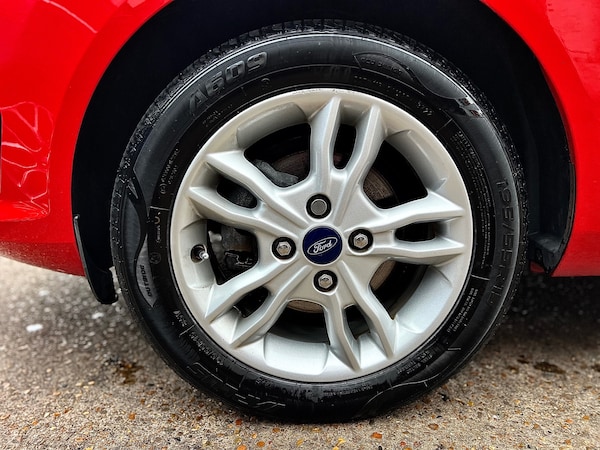 Used Ford Fiesta 2015 for sale - 76263431: Photo 33