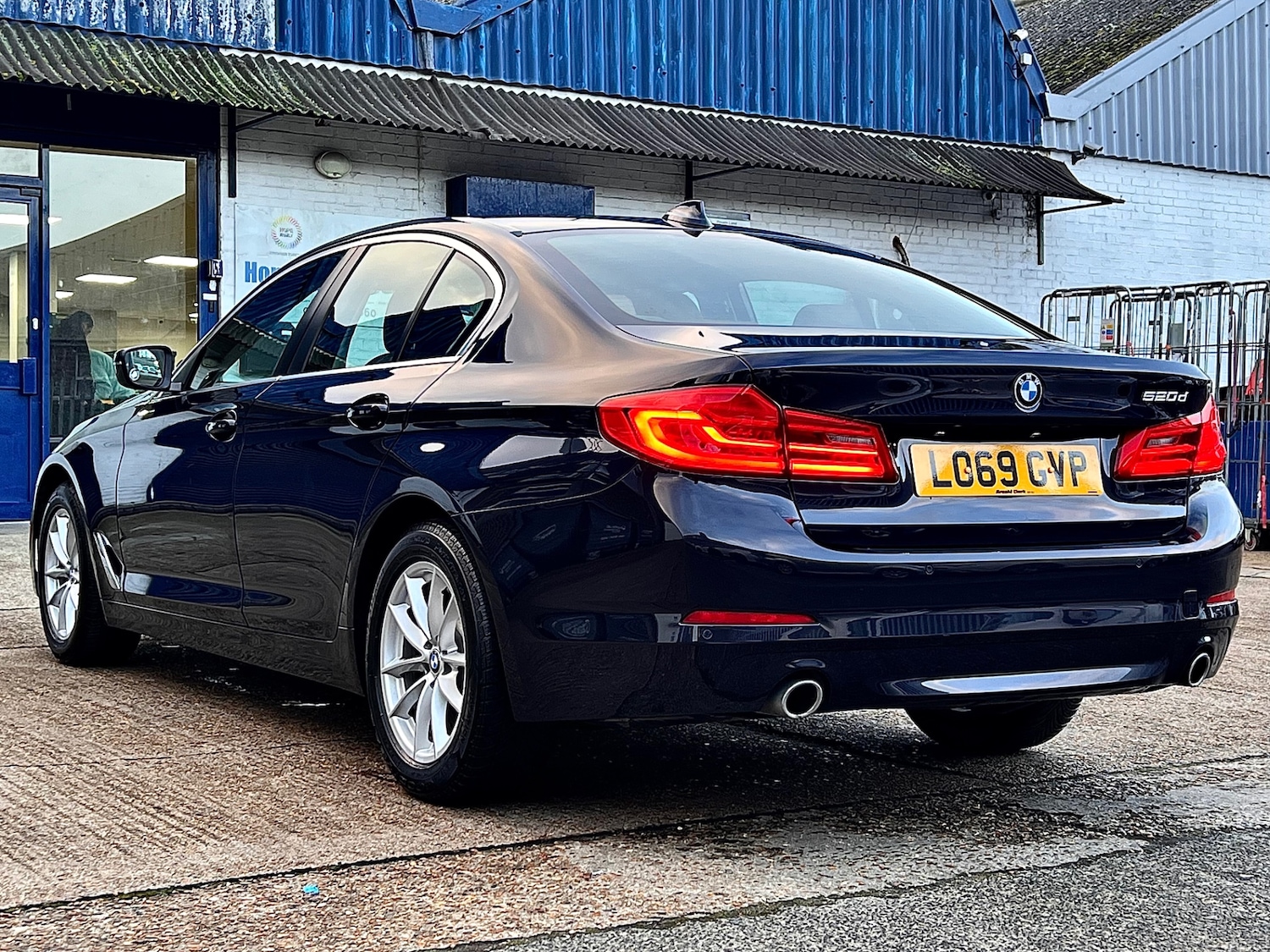 Used BMW 5 Series 2019 for sale - 77391995: Photo 2