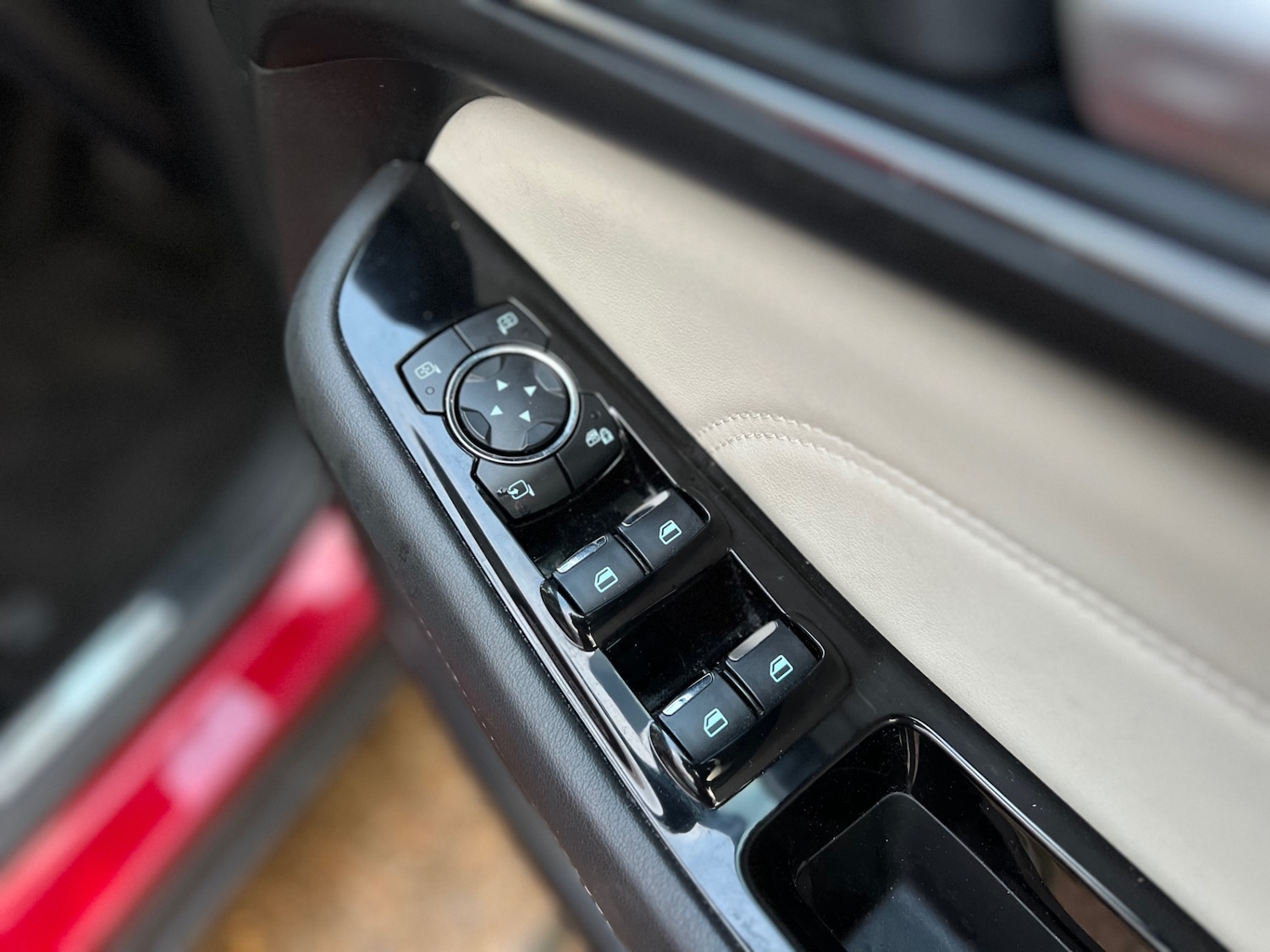 Used Ford Galaxy 2017 for sale - 76552588: Photo 4