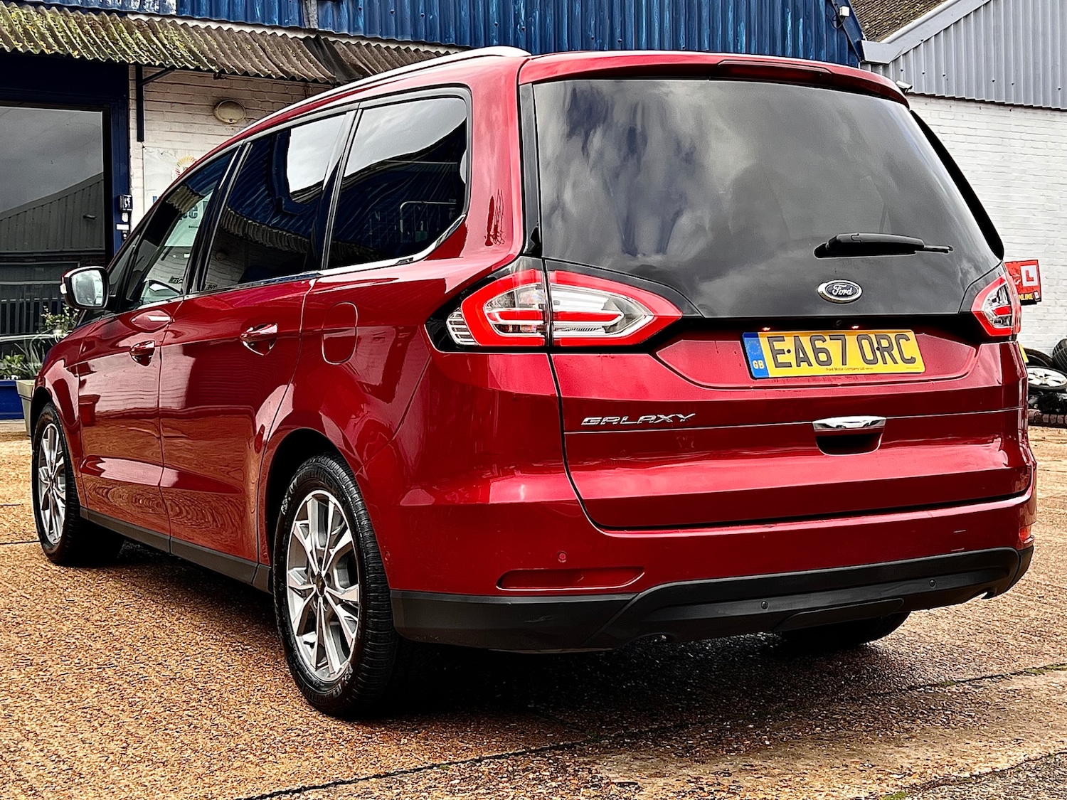 Used Ford Galaxy 2017 for sale - 76552588: Photo 7