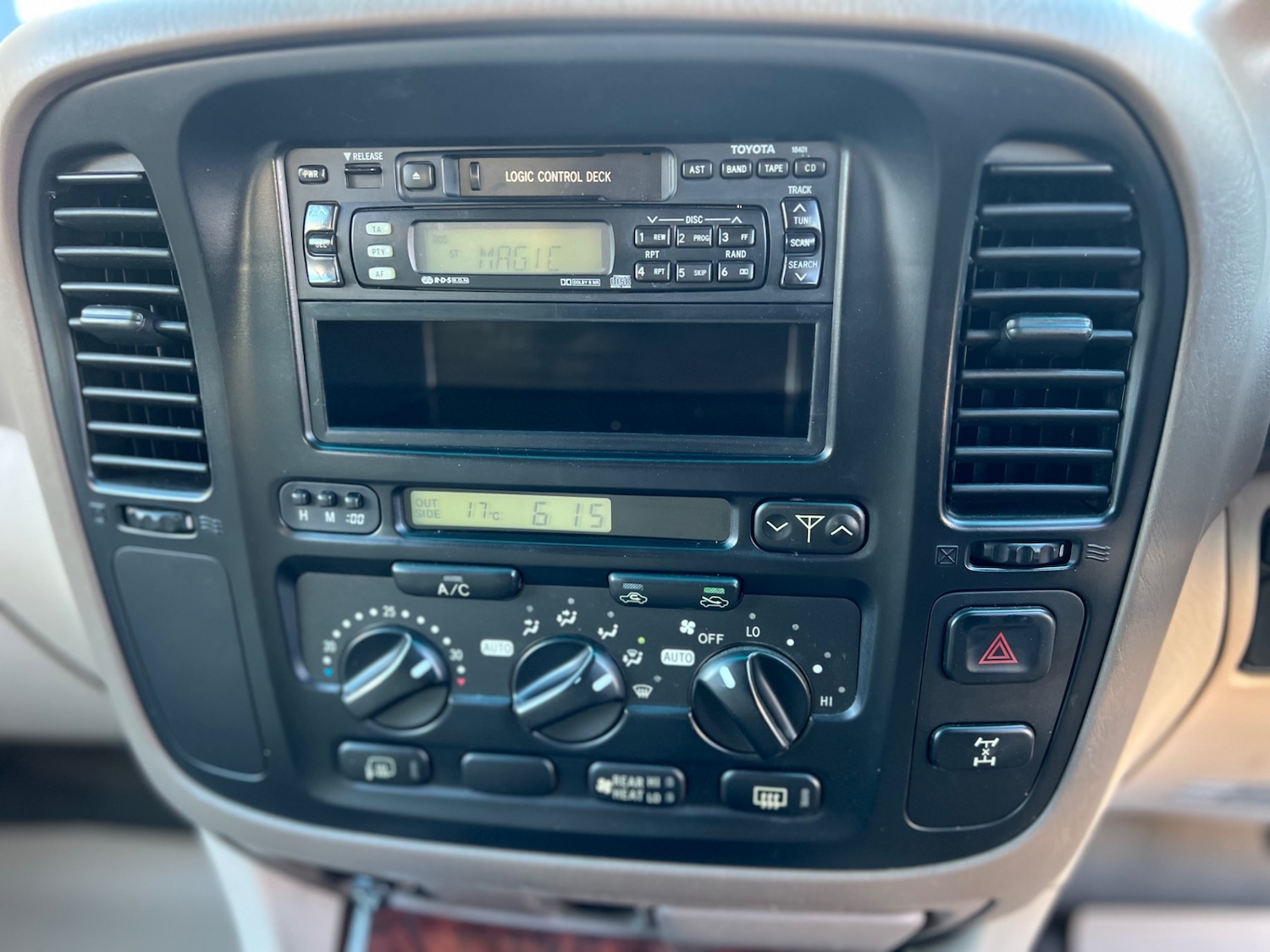 Used Toyota Land Cruiser Amazon 2001 for sale - 77010650: Photo 32