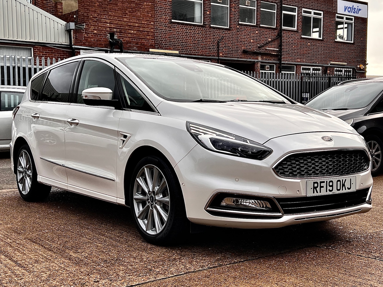 Used Ford S-Max 2019 for sale - 76848917: Photo 1