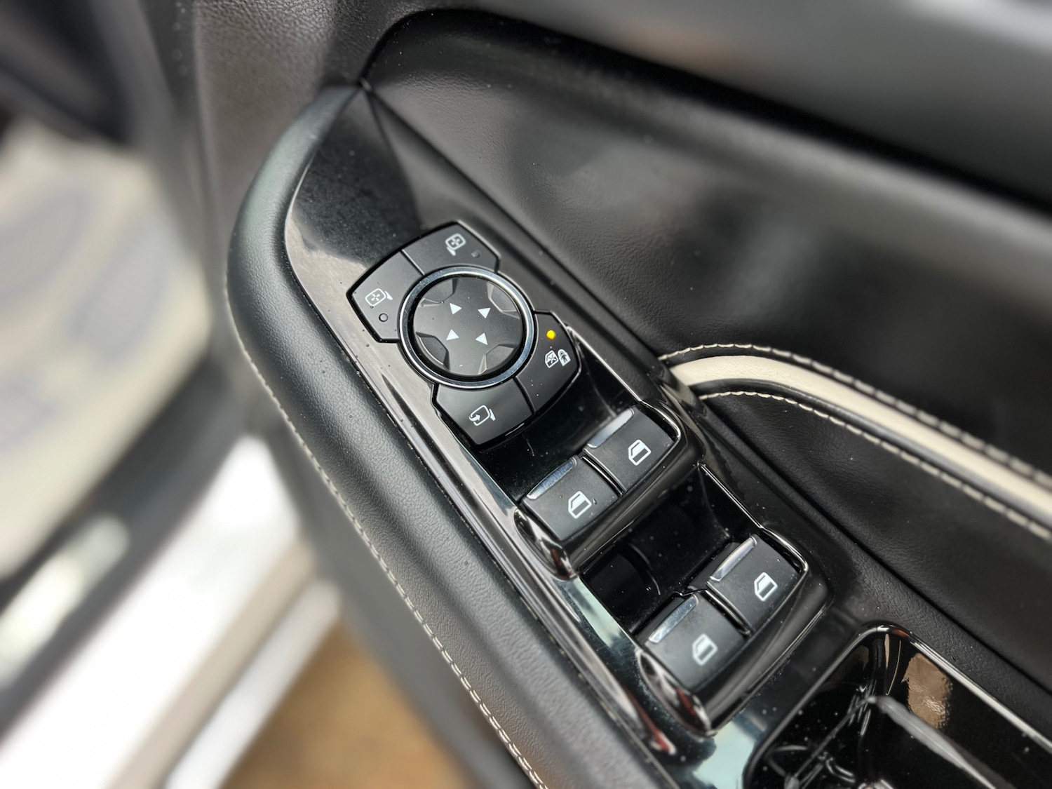 Used Ford S-Max 2019 for sale - 76848917: Photo 4