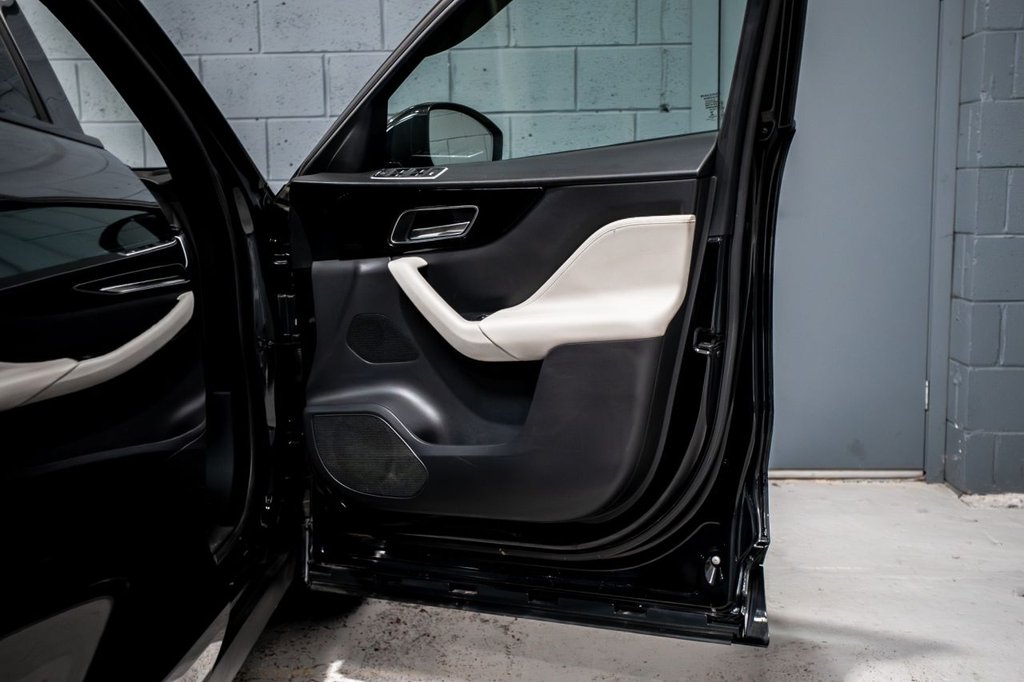 Used Jaguar F-Pace 2016 for sale - 77785581: Photo 10