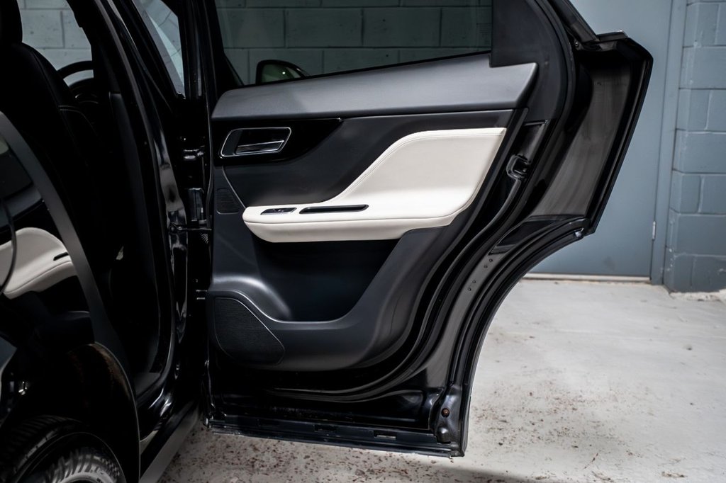 Used Jaguar F-Pace 2016 for sale - 77785581: Photo 24