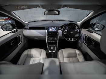 Used Land Rover Discovery Sport 2017 for sale - 78306201: Photo