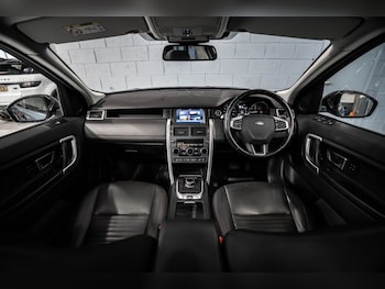 Used Land Rover Discovery Sport 2017 for sale - 78181159: Photo