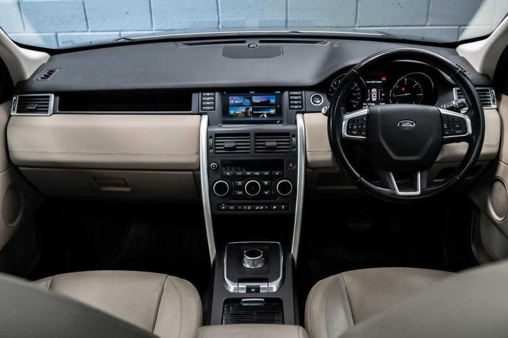 Used Land Rover Discovery Sport 2017 for sale - 78017130: Photo 2