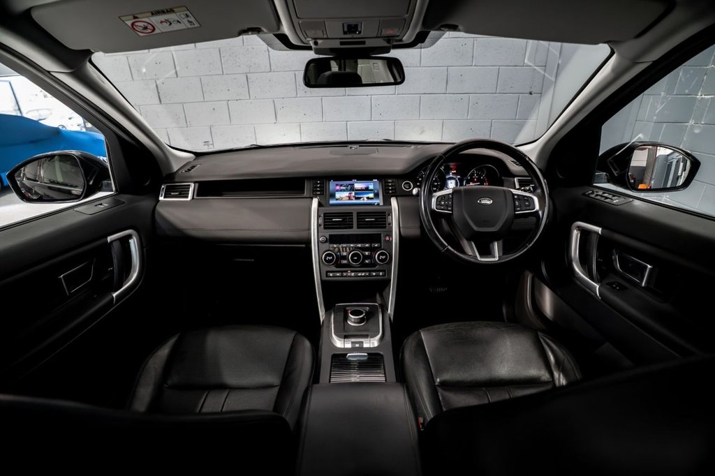 Used Land Rover Discovery Sport 2017 for sale - 78003121: Photo 2