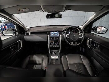 Used Land Rover Discovery Sport 2017 for sale - 78501480: Photo