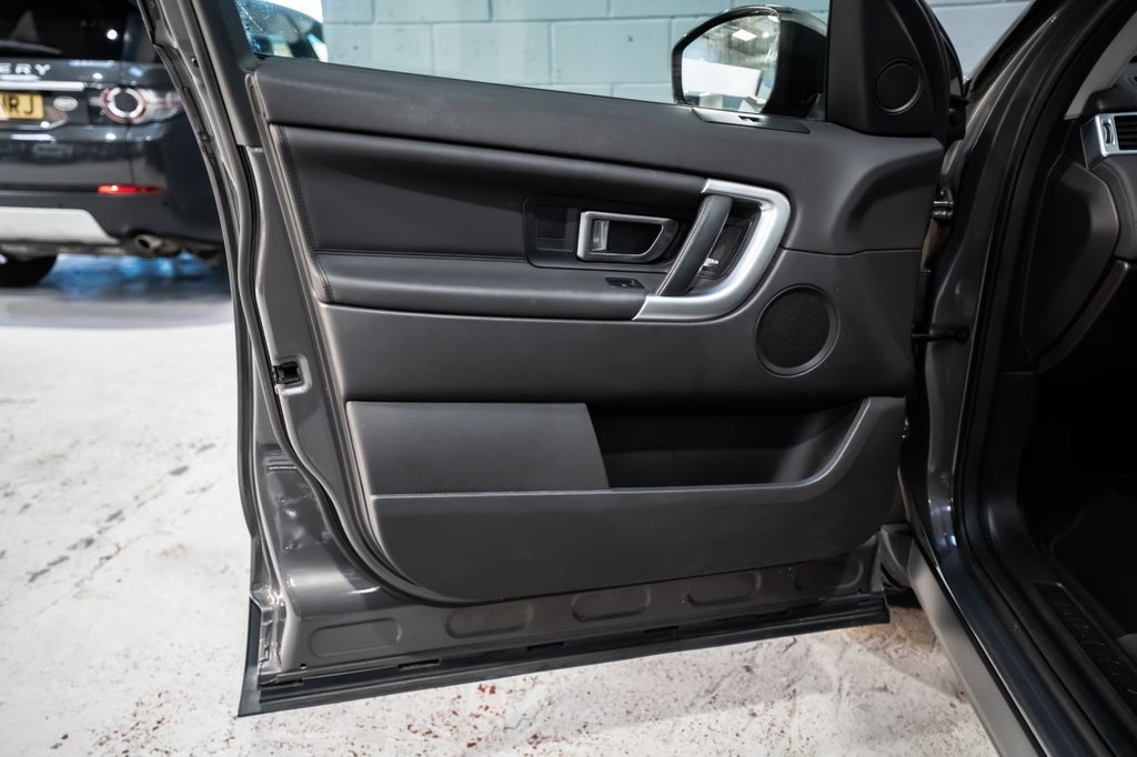 Used Land Rover Discovery Sport 2016 for sale - 78154209: Photo 15