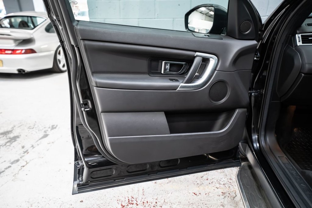 Used Land Rover Discovery Sport 2017 for sale - 77785585: Photo 14