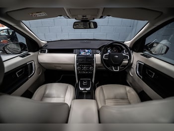 Used Land Rover Discovery Sport 2017 for sale - 78401746: Photo