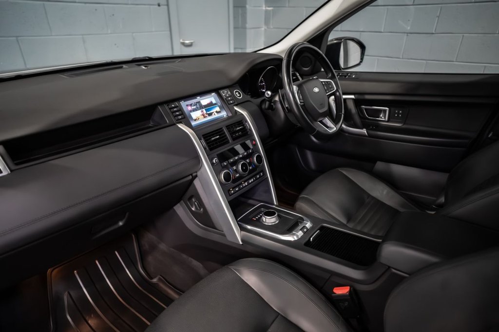 Used Land Rover Discovery Sport 2017 for sale - 77952870: Photo 14