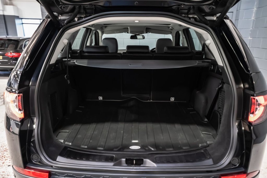 Used Land Rover Discovery Sport 2017 for sale - 77952870: Photo 43