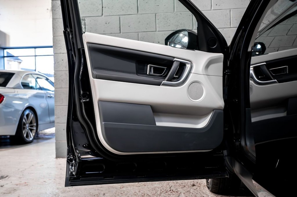 Used Land Rover Discovery Sport 2017 for sale - 77953243: Photo 15