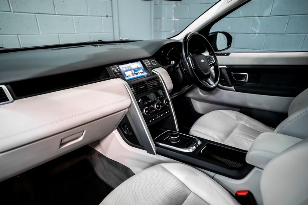 Used Land Rover Discovery Sport 2017 for sale - 77953243: Photo 16