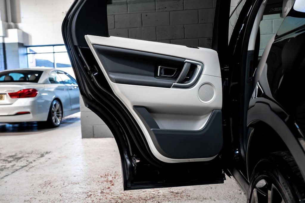 Used Land Rover Discovery Sport 2017 for sale - 77953243: Photo 19