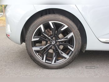 Used Renault Clio 2024 for sale - 79646819: Photo