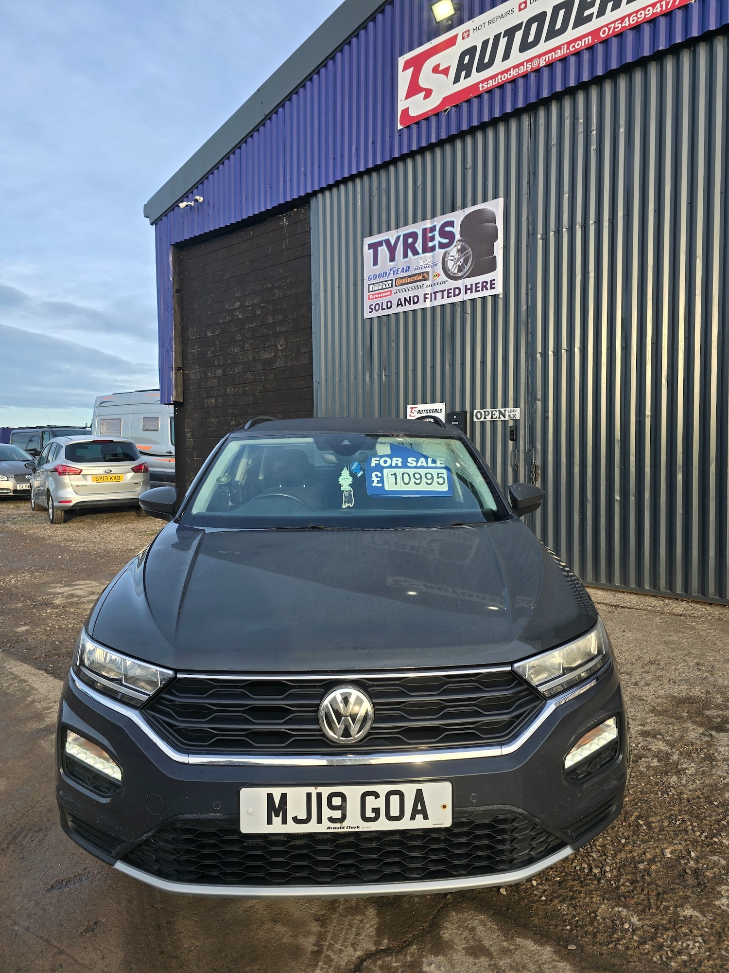 Used Volkswagen T-Roc 2019 for sale - 77053001: Photo 2