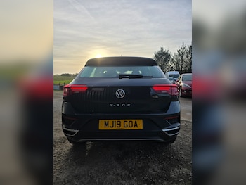 Used Volkswagen T-Roc 2019 for sale - 77053001: Photo