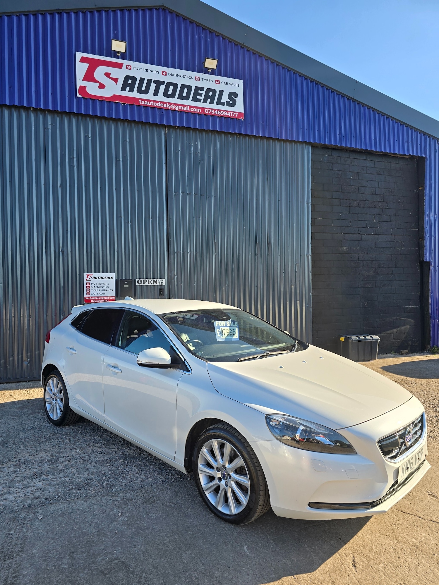 Used Volvo V40 2016 for sale - 76346065: Photo 1