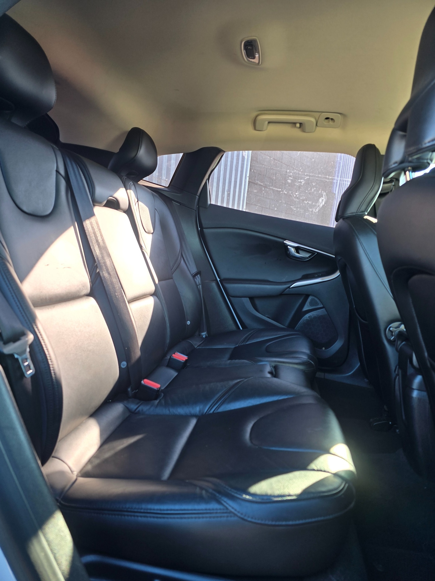 Used Volvo V40 2016 for sale - 76346065: Photo 12