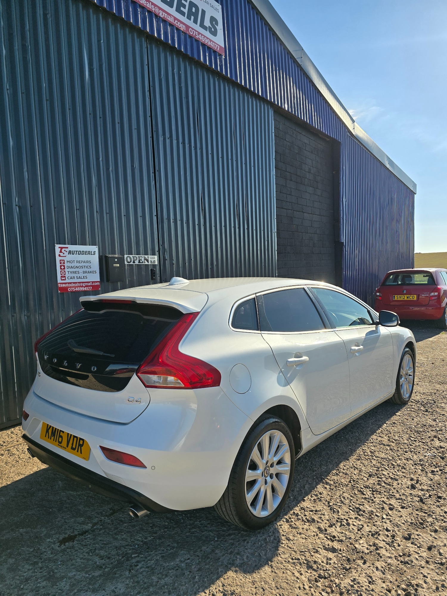 Used Volvo V40 2016 for sale - 76346065: Photo 6