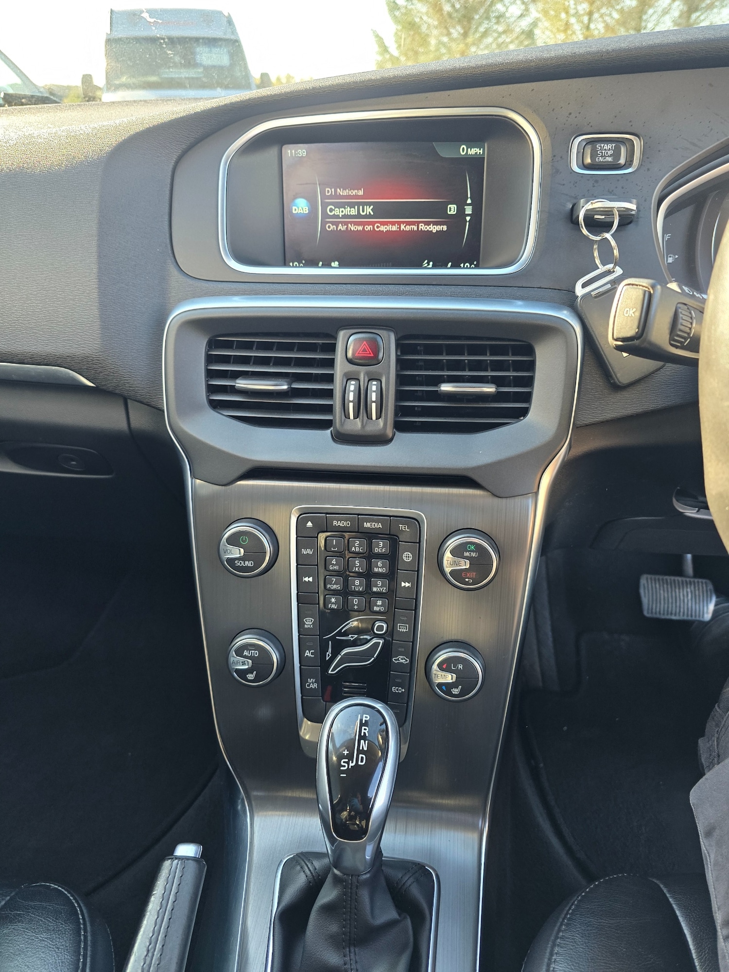 Used Volvo V40 2016 for sale - 76346065: Photo 8