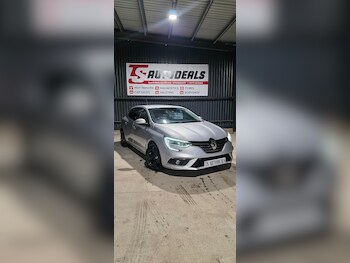 Used Renault Megane 2016 for sale - 77873389: Photo