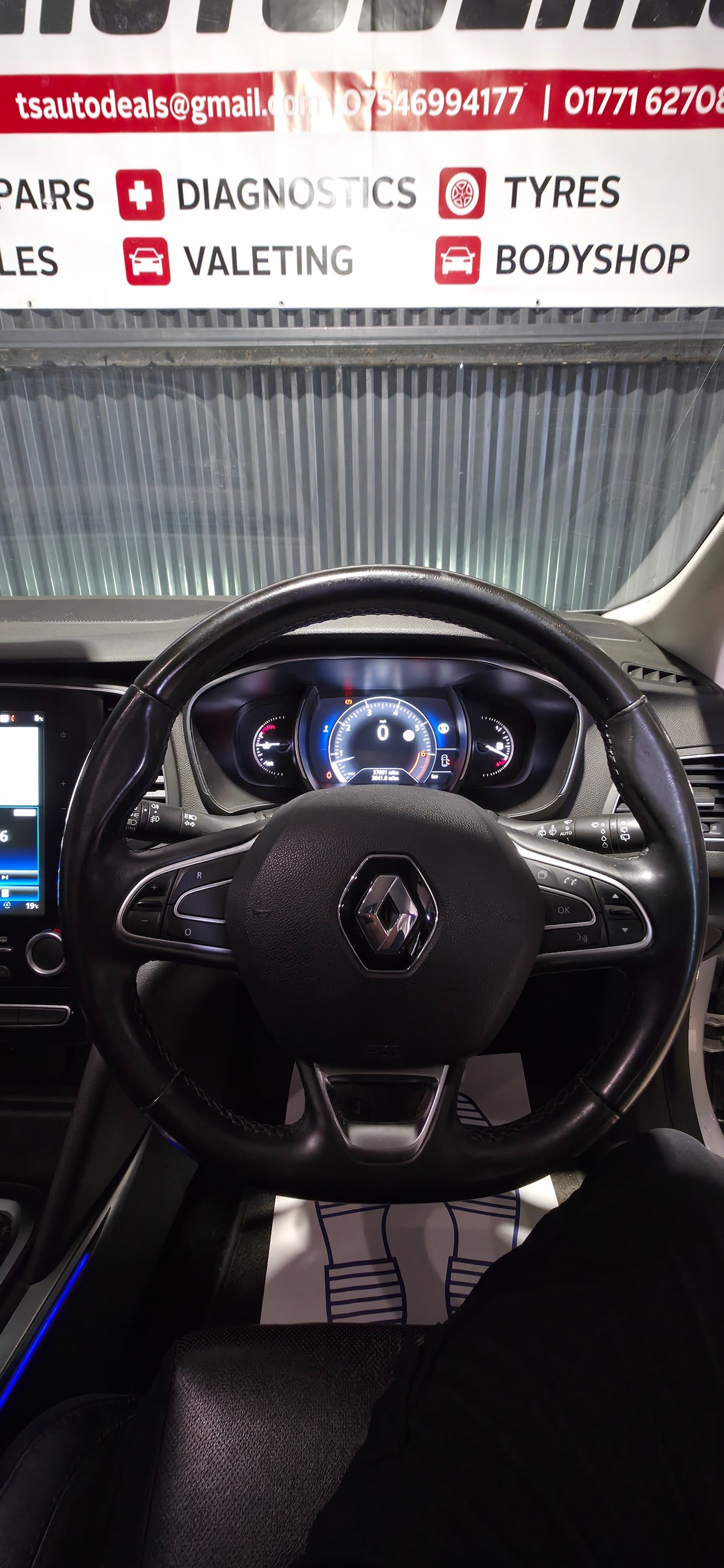 Used Renault Megane 2016 for sale - 77873389: Photo 2