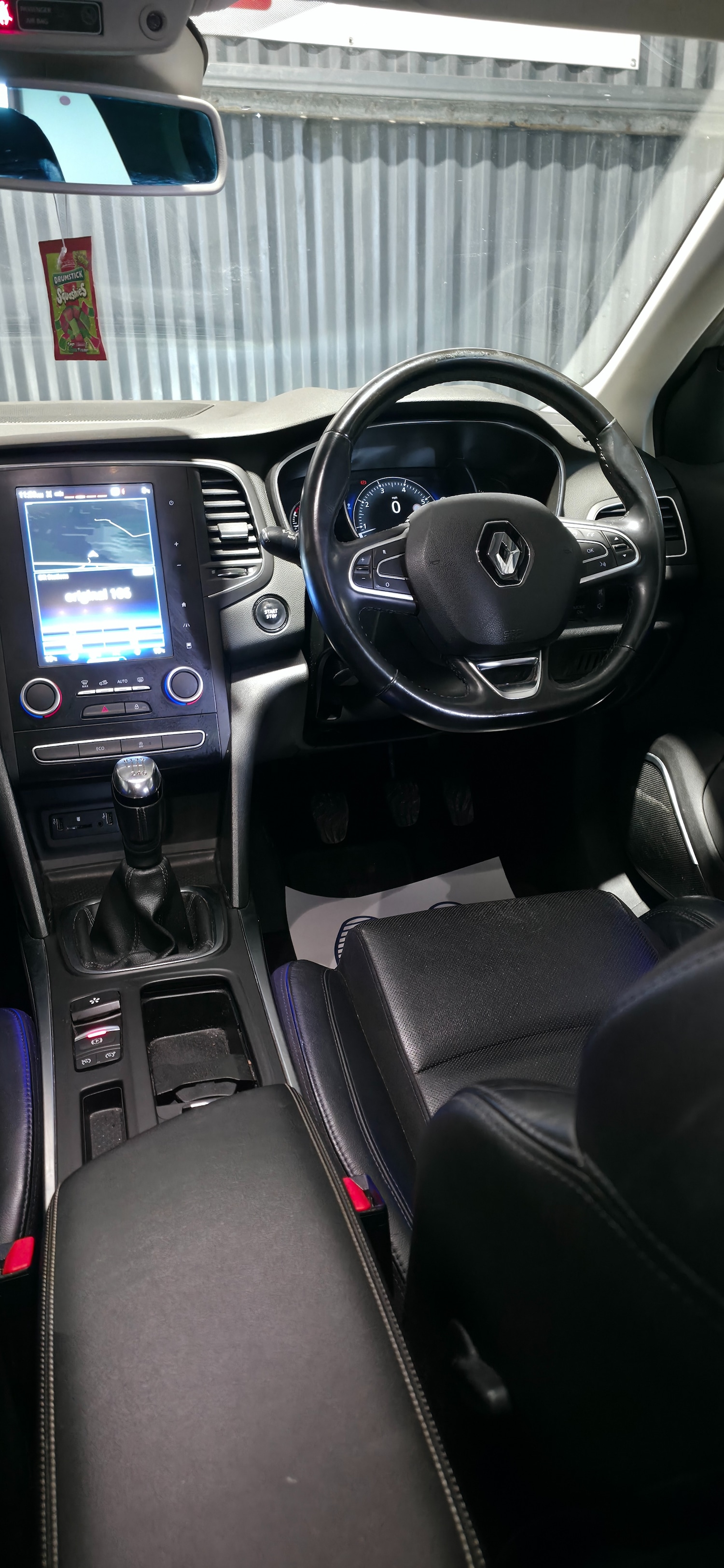 Used Renault Megane 2016 for sale - 77873389: Photo 4