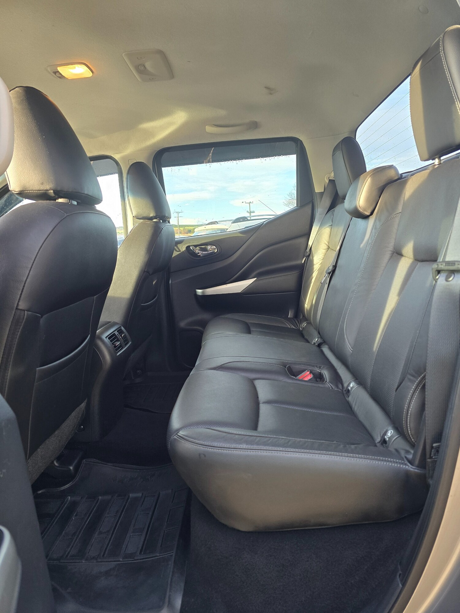 Used Nissan Navara 2016 for sale - 77052909: Photo 9