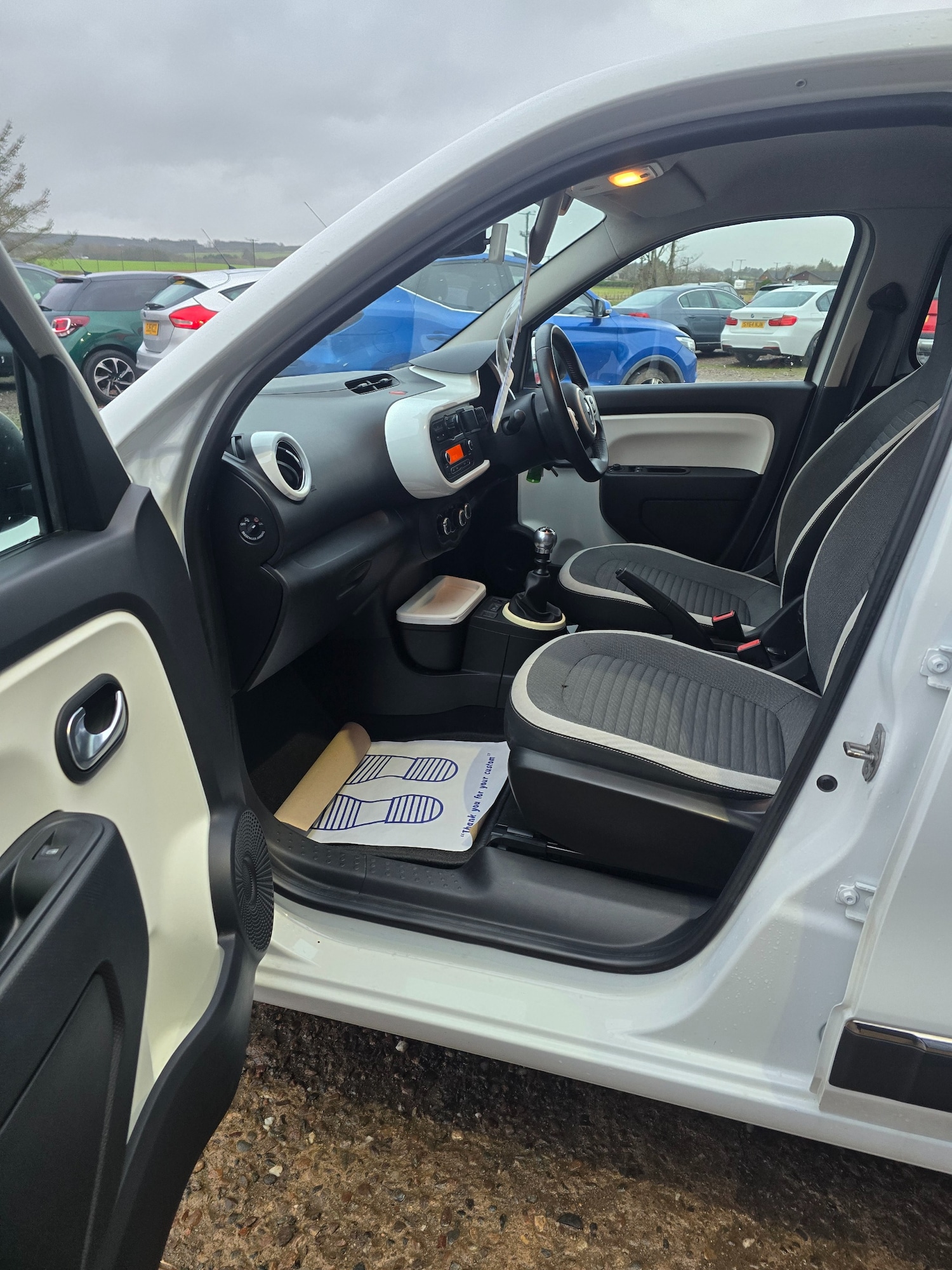 Used Renault Twingo 2015 for sale - 77752772: Photo 6