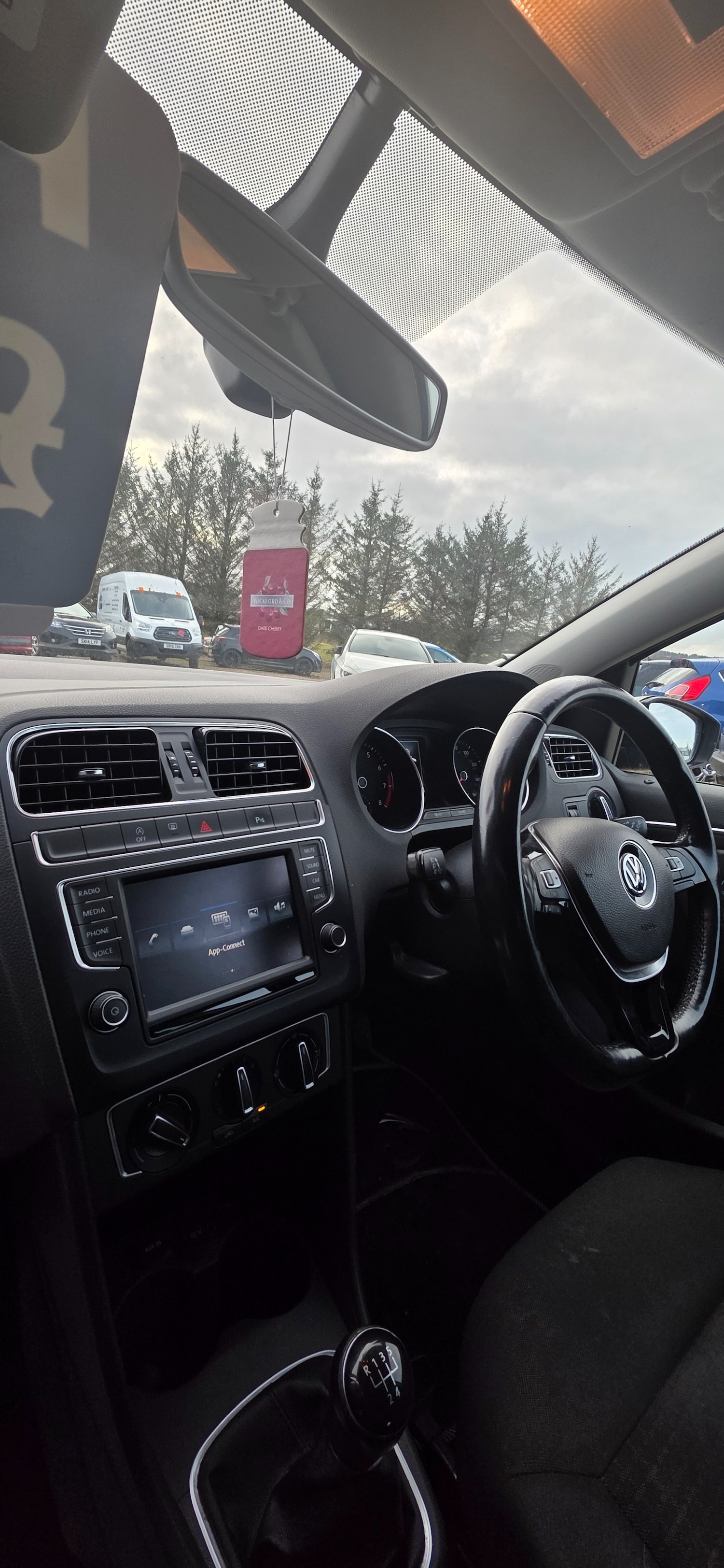 Used Volkswagen Polo 2017 for sale - 77751897: Photo 4